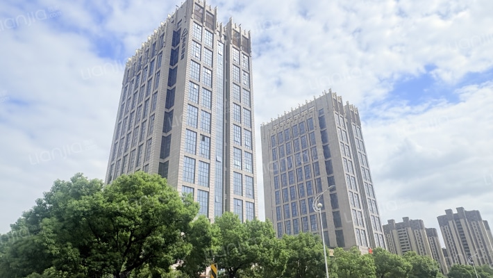 顶峯上一广场外景图
