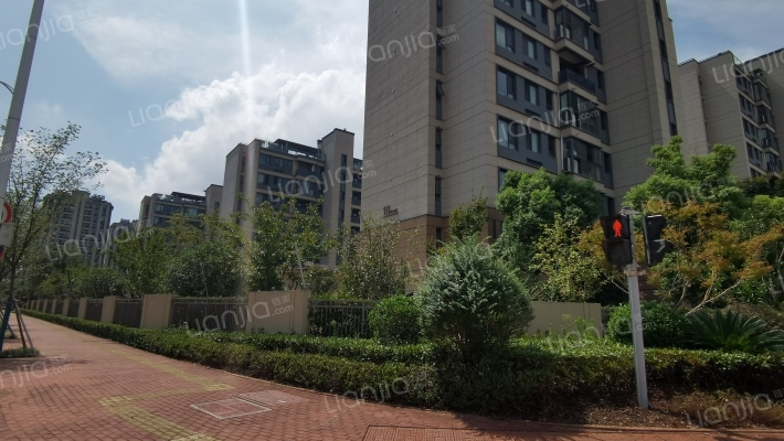 晴湾上园一区外景图