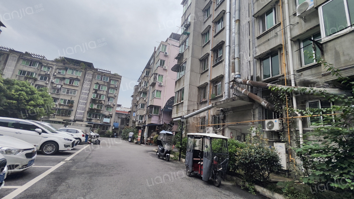 金航花园外景图