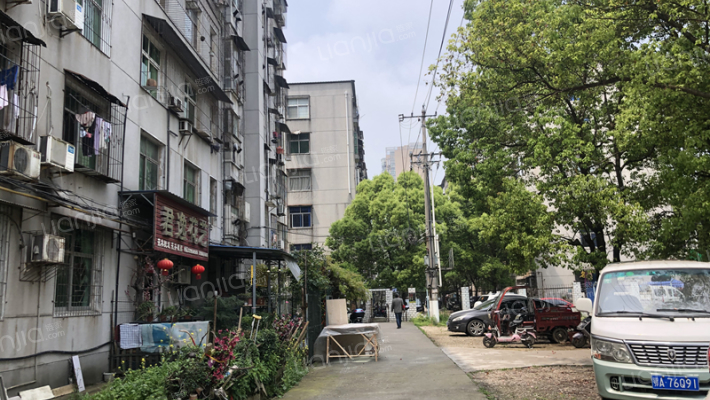 银莲路104号外景图