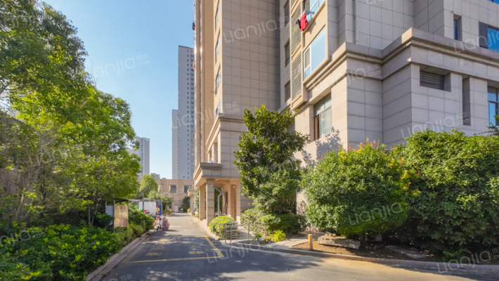 星月润晨外景图