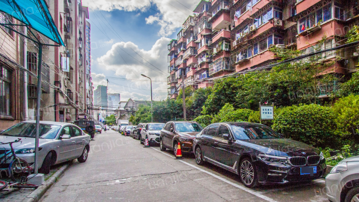 潜龙社区外景图