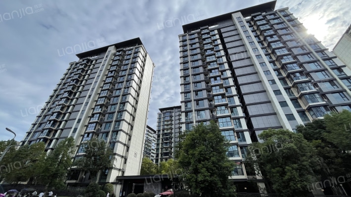 人居麓湖林语外景图