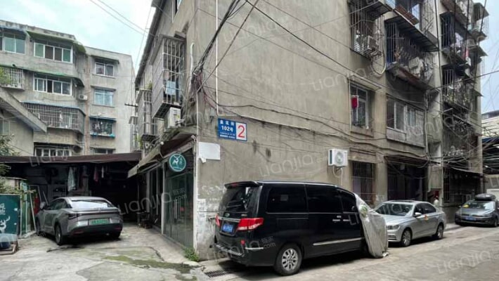 皇花街102号外景图