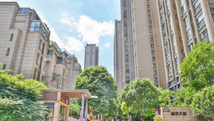 融侨天骏外景图