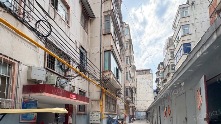 影剧院家属院外景图