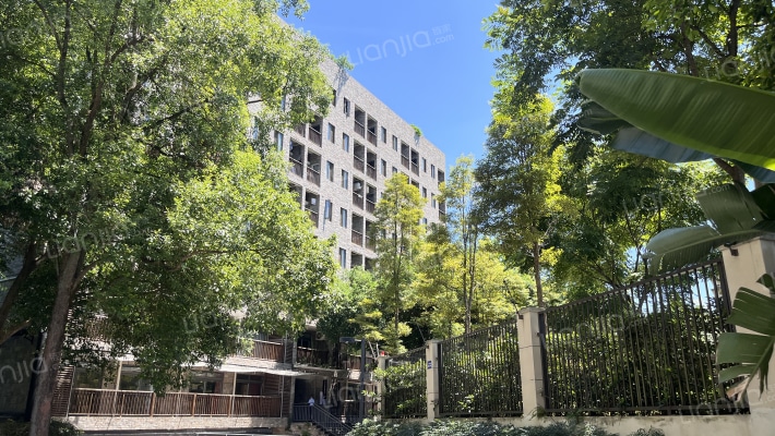 海兰云天拾光里外景图