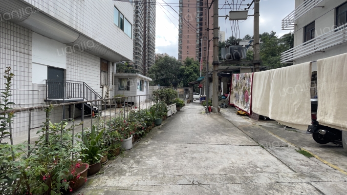 电信宿舍外景图