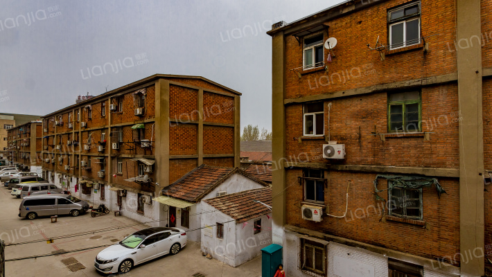 徐钢三宿舍外景图