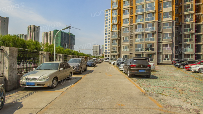 五一经典小区外景图