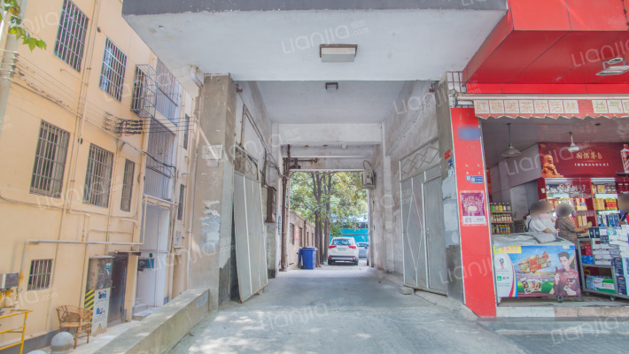 青春路147号外景图