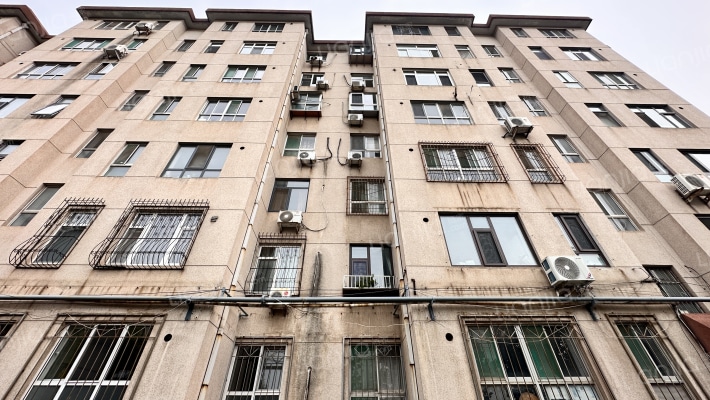 技师学院宿舍外景图