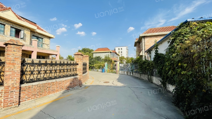 龙居花园7区外景图