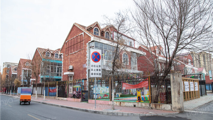 灵泉别墅外景图