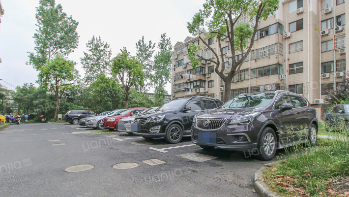 鸿基公寓外景图