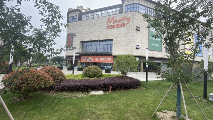 东南邻里生活广场外景图