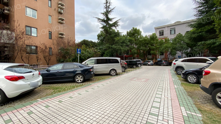 海斯大厦外景图