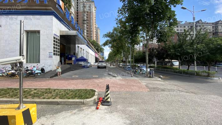 团结南路停车场外景图