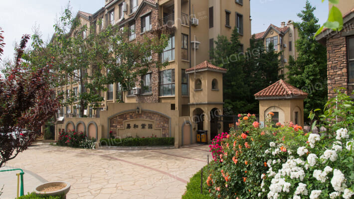 易和紫园外景图