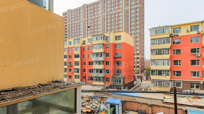 前进住宅小区外景图