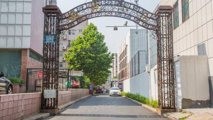 西苑小区外景图