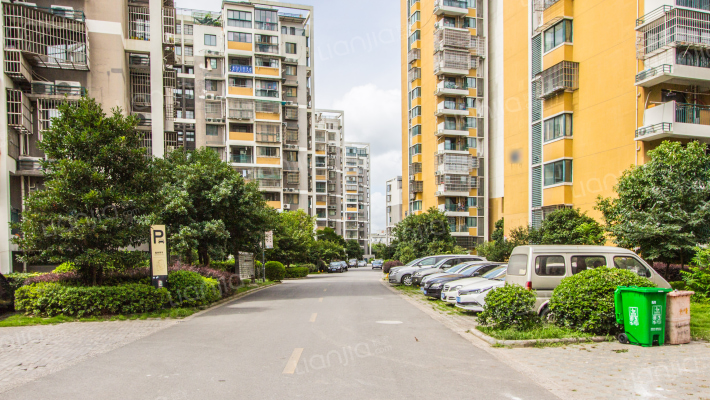 北城春色外景图