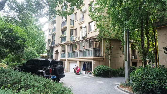 湖塘公寓外景图