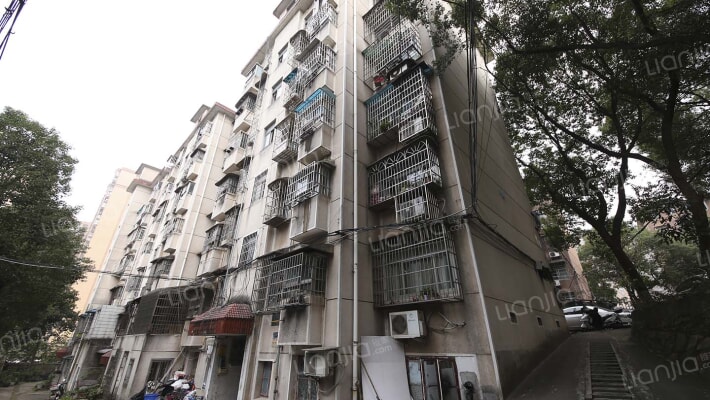 湖南科技职业学院教工宿舍外景图