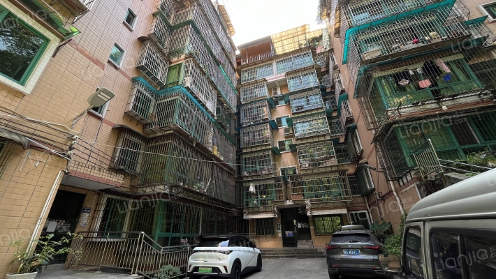 省人防宿舍外景图