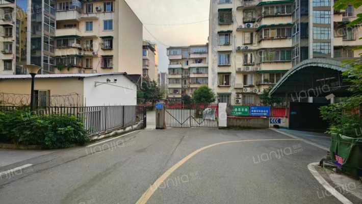 炉霍林业局外景图