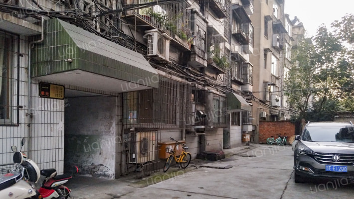 一米厂东院外景图