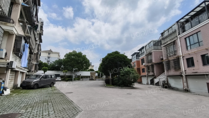 鸿运家园外景图