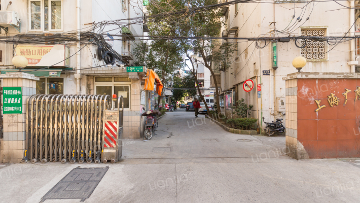 银龙新村外景图