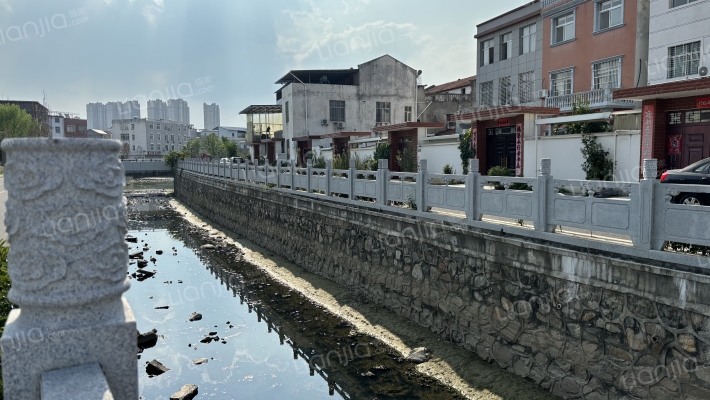 南家稻场外景图