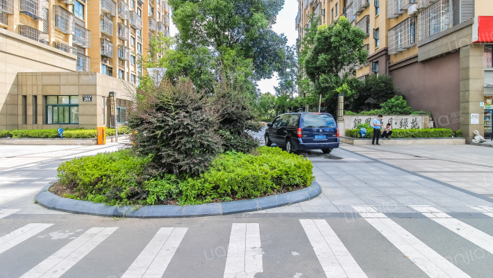 银凤晓月绿苑外景图