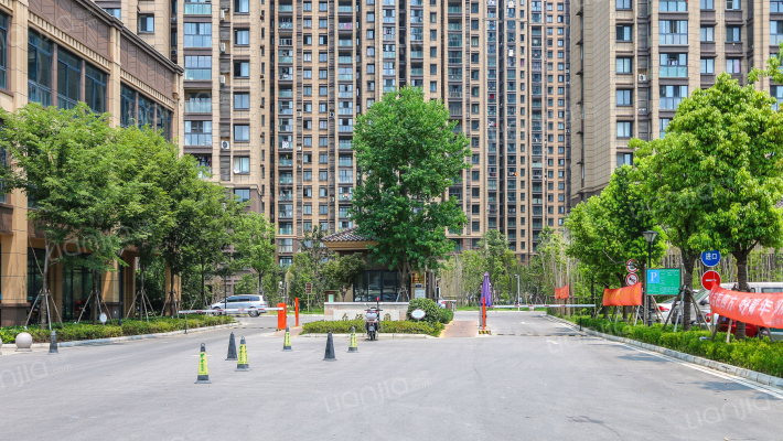 众泾家园外景图