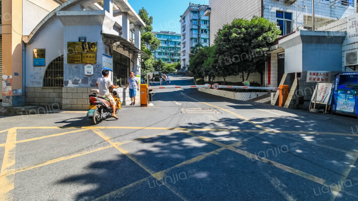 地质三大队小区外景图