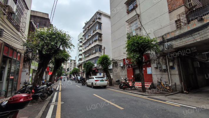 市二建宿舍外景图