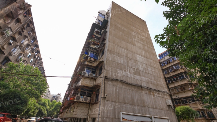 湖坊镇政府宿舍外景图