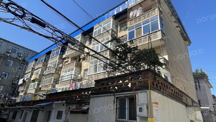 奎星路中转楼外景图