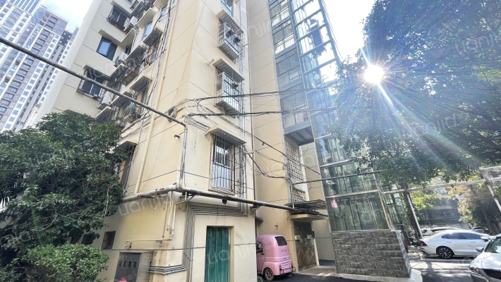 市一医院家属院外景图