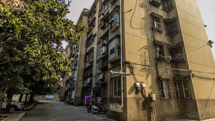 襄阳广播电视大学家属院外景图