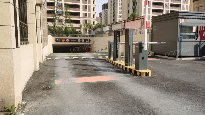 海铂花园外景图