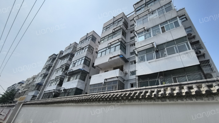 计量局宿舍楼外景图