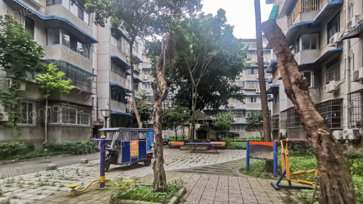 中铁二局电务公司住宅外景图