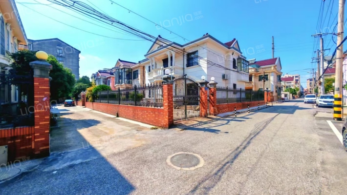 欣欣山庄外景图