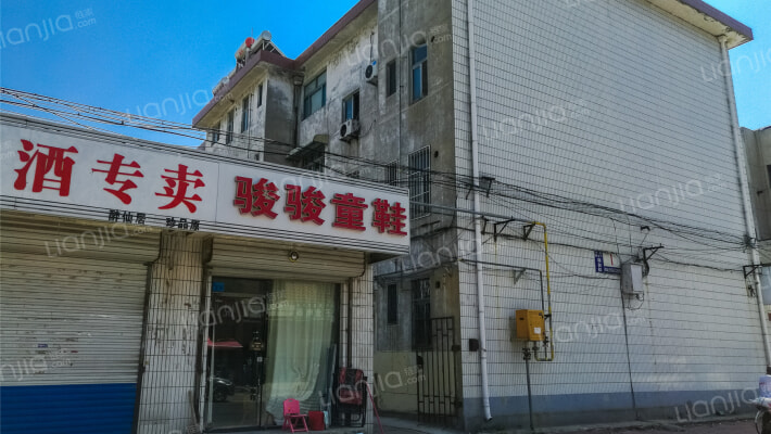 牛仔服装厂宿舍楼外景图