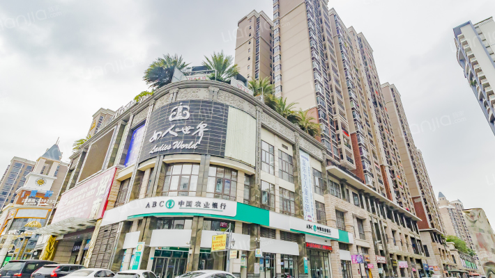 东皇步行街外景图