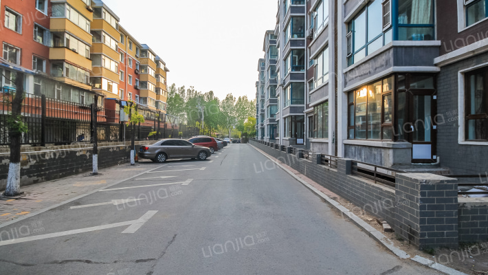 德意名典东区外景图