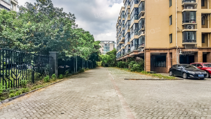 尚元名郡外景图